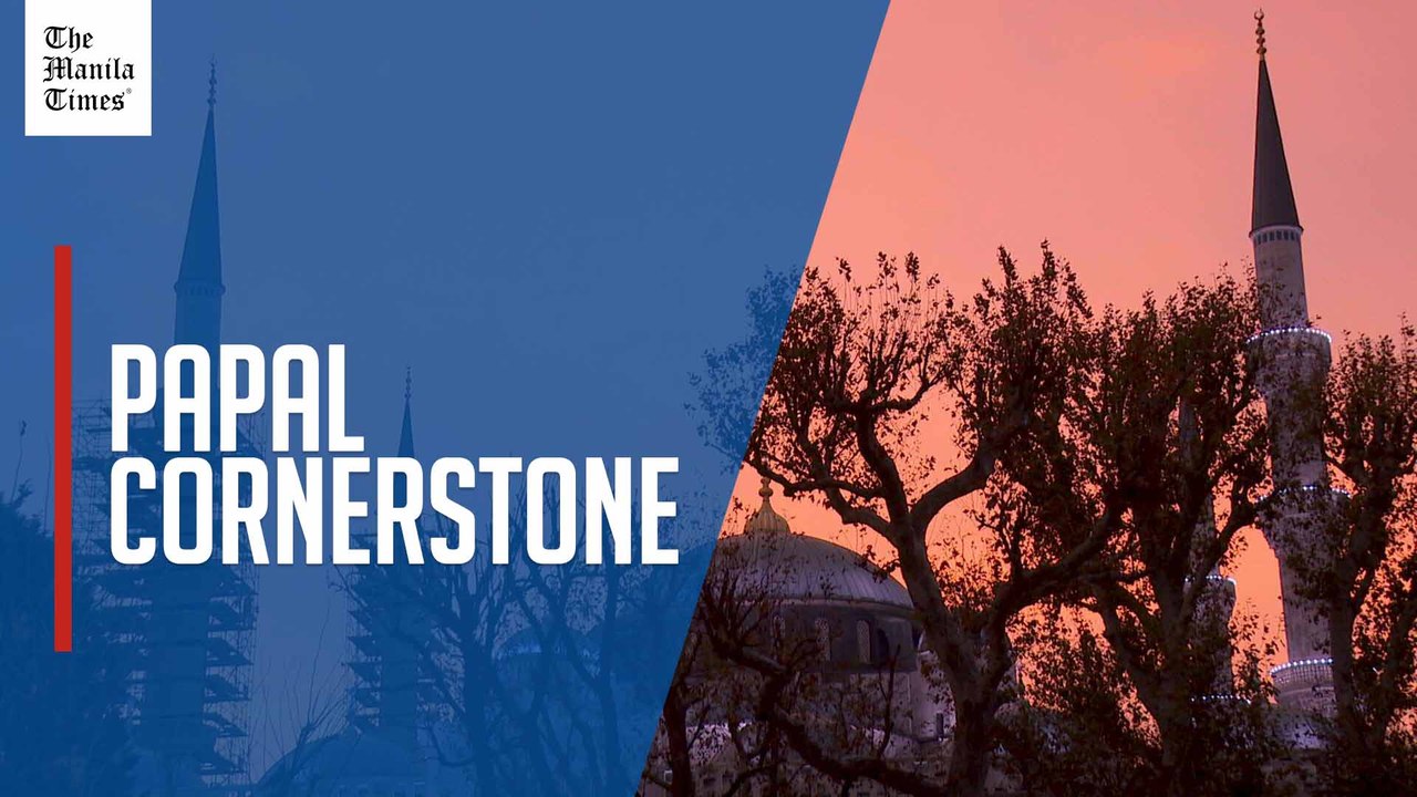 Pope Leo XIV visits Sultan Ahmed Mosque in Istanbul