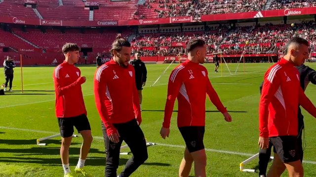 Entrenamiento a puertas abiertas antes del derbi