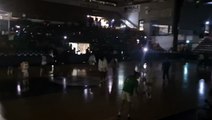 Black out al Palazzetto dello Sport di Sassari durante la partita di basket: scoppia la polemica