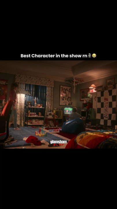 Derek really popped into season five like, “Yeah, I run this place now.” The laughter, the chaos; easily the MVP of Stranger Things right now. 😄  #glamsham #strangerthings #derek #strangerthings5 #netflixseries #bestcharacter #tvshows #scenestealer #funn