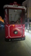 Bolu’da Gece Kırmızı Tramvay Geçince Herkes Şaşırdı! 🚋✨ #bolu