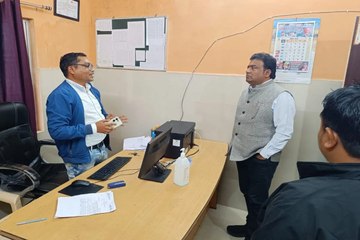 BMO removed: Video: अस्पताल से नदारद BMO को स्वास्थ्य विभाग के संयुक्त संचालक ने हटाया, बोले- इसकी लगातार मिल रही थीं शिकायतें