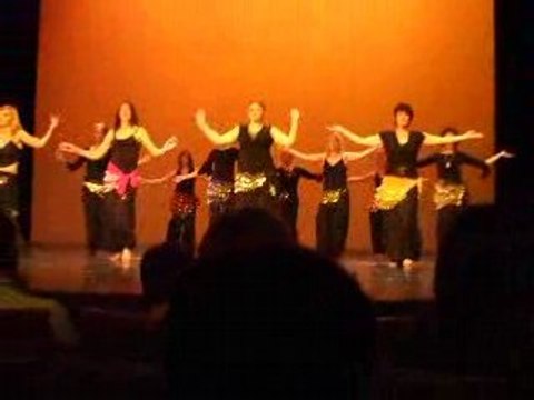 Danse orientale débutants gala de fin d'année CERAC