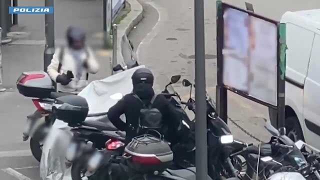 Colpivano nel traffico con la tecnica dello specchietto : due arresti a Napoli per rapine a Milano (29.11.25)