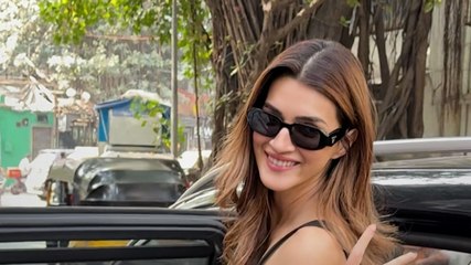 स्टाइलिश लुक में स्पॉट हुईं Kriti Sanon