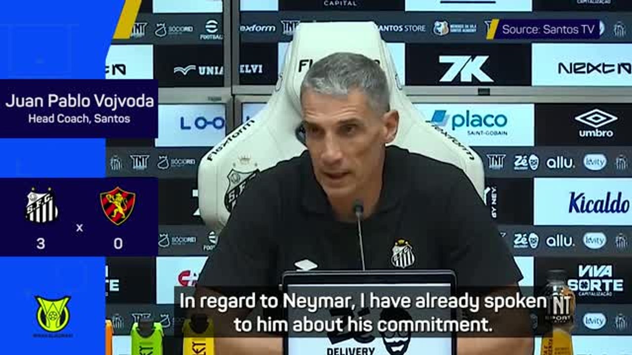 Santos coach congratulates Neymar after crucial victory