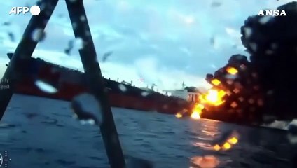 Ucraina, servizi segreti diffondono video di un attacco con droni a petroliere russe nel Mar Nero