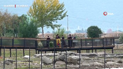 İznik Gölü’nde yüzen vatandaş apar topar sudan çıkarıldı o anlar sosyal medyada gündem oldu  