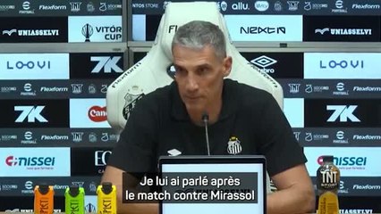 Santos - Vojvoda félicite Neymar