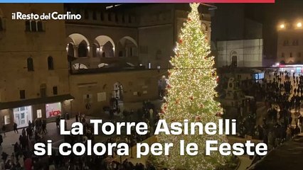 La Torre Asinelli si colora per le Feste: il video