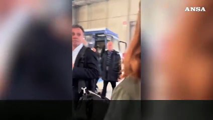 Verona, contestazione per Valditara: "Perche' non risponde agli studenti?"