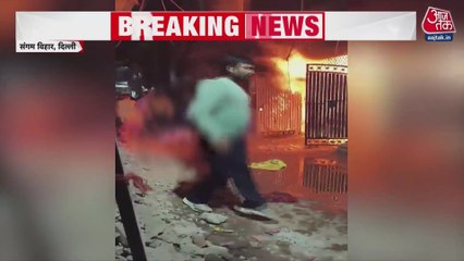 दिल्ली के संगम विहार में हादसा, बहुमंजिला इमारत में लगी भीषण आग