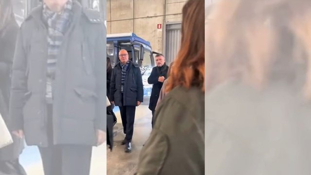 Verona, il ministro Valditara contestato alla fiera Job&Orienta: «Sa che uno studente paga 1.170 euro per andare a scuola?»