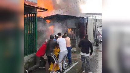 tn7-Vecinos corren para tratar de apagar incendio en casa de Purral-291125