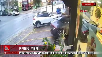 Kocaeli'de sürücüsünün fren yerine gaza bastığı cip şarküteri dükkanına girdi