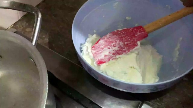 Desi Style Homemade GhaDesi Style Homemade Ghee 🍯 || مکھن سے خالص گھی بنانے کا طریقہ || #MamaTasteSecrets ​ee 🍯 __ مکھن سے خالص گھی بنانے کا طریقہ __ @MamaTasteSecrets