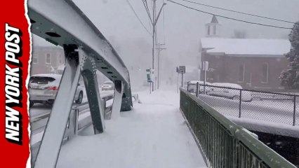 Upstate New Yorkers Battle Lake-Effect Snow, Blanketing the Northeast in White