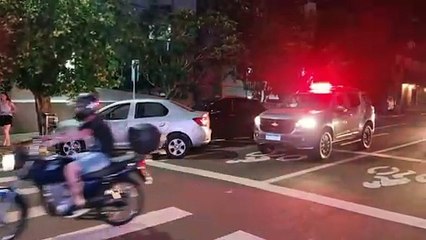 Logan e HR-V se envolvem em acidente na Avenida Carlos Gomes, em Cascavel