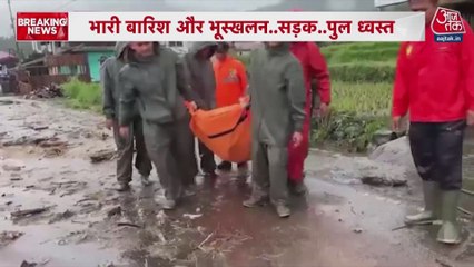 इंडोनेशिया के सुमात्रा द्वीप पर बाढ़ और भूस्खलन से भारी तबाही, तस्वीरों में देखें हालात