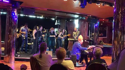 All I Want For Christmas Is You - Vince Vance & The Valianettes Feat. Lisa Layne (Live)