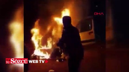 Ceza infaz kurumu personeli, yanan araca müdahale ederek 5 kişilik aileyi kurtardı