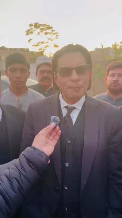 Khan trends  📈