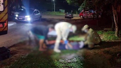 Homem é socorrido após ser encontrado caído na calçada no Cascavel Velho