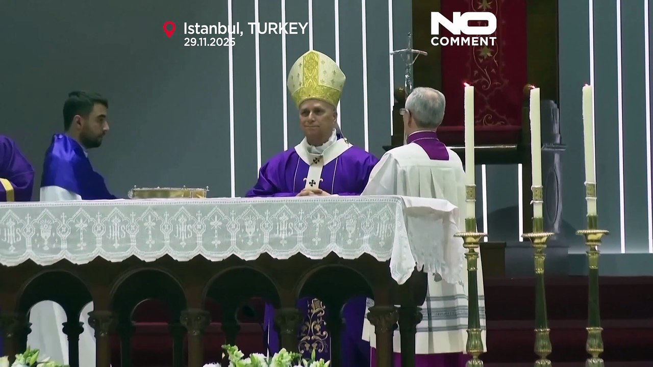 Papst Leo XIV. zelebriert Messe in der Volkswagen Arena in der Türkei