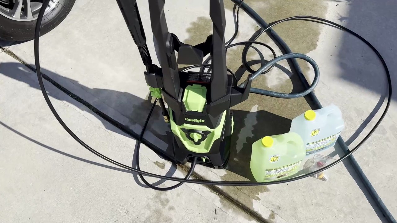 Best pressure washer, foam cannon & 4 nozzles for cars, fences, home & patios. Review!