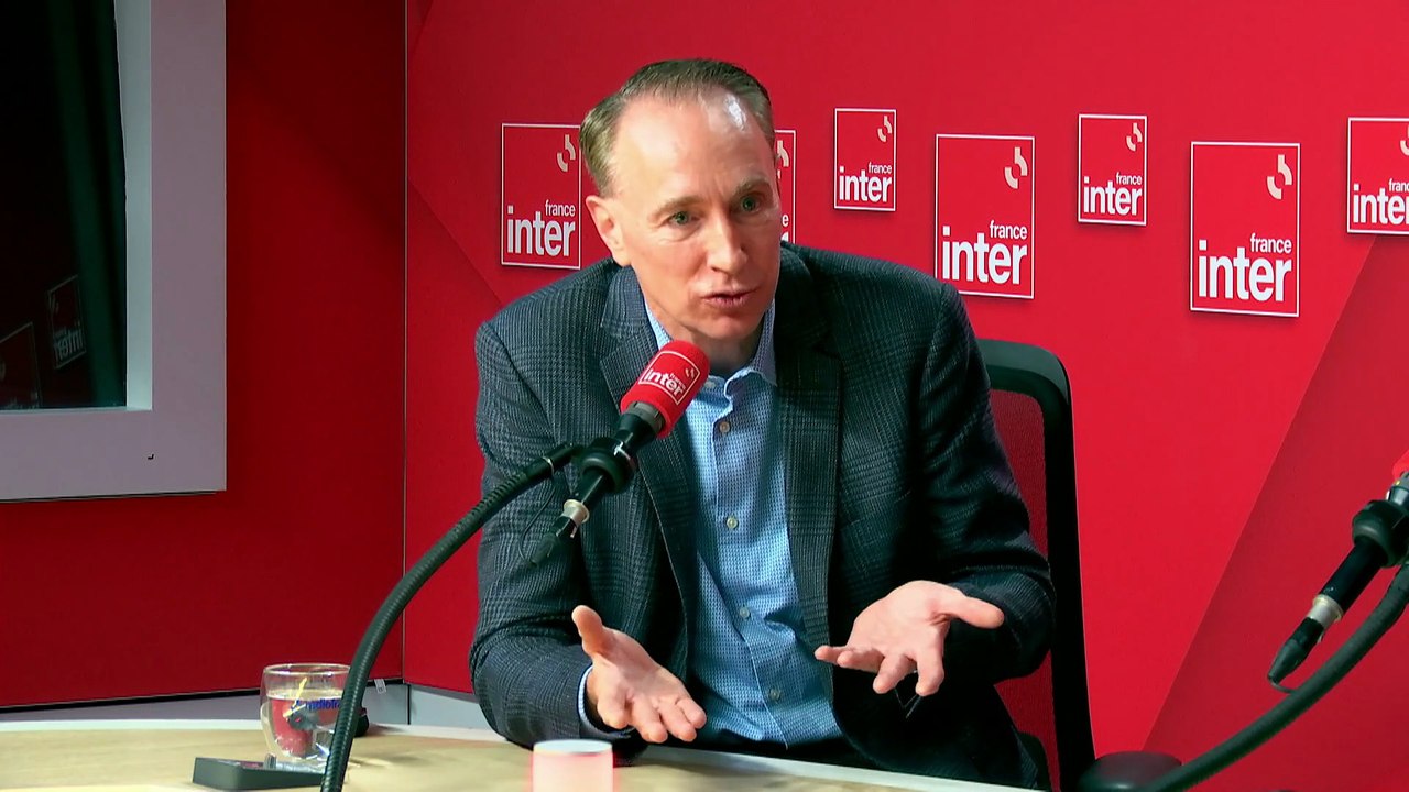 On n'arrête pas l'éco, avec Thomas Buberl, directeur général d'Axa