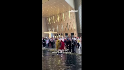 Caire : ces touristes tombent dans le bassin de Ramsès II