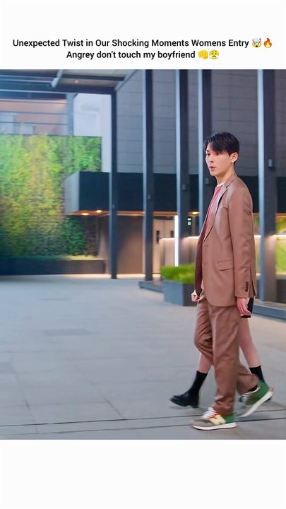 Her Entry Was Savage 😡Don’t Touch My Boyfriend😨👊 #CDramaQueenEntry #short #webdrama