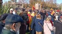 Ambiente festivo en la manifestación convocada por el PP contra el sanchismo