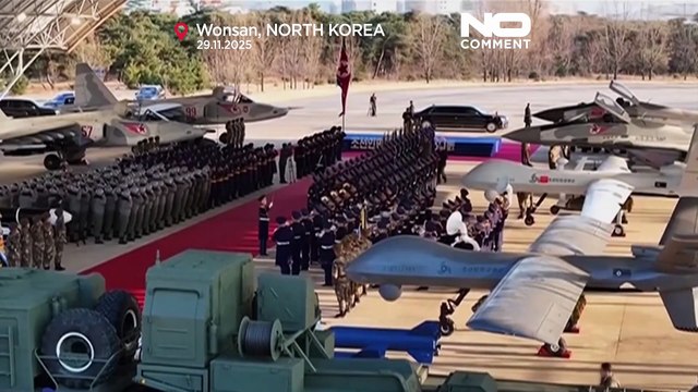 Nordkoreas Staatschef Kim Jong Un und seine Tochter feiern Luftwaffen-Jubiläum