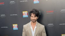 सूट-बूट में दिखा Shahid Kapoor का स्टाइलिश अंदाज