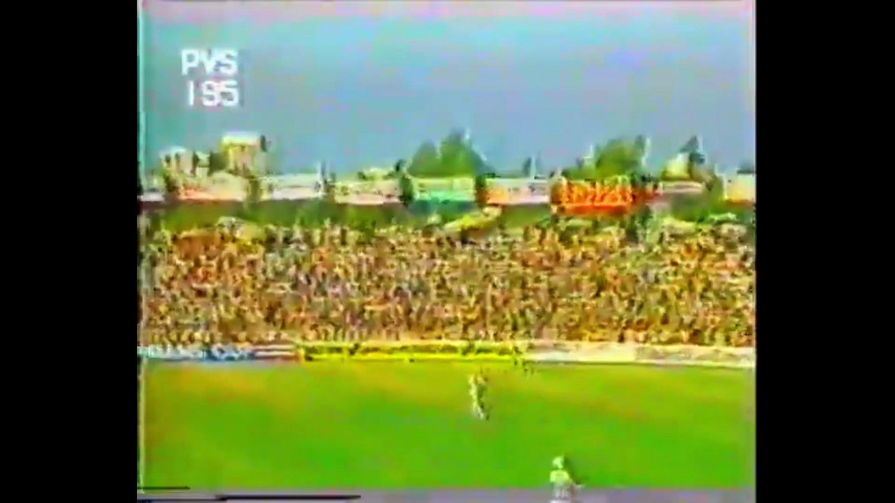 Imran Khan 1 for 41 in 9 Overs Out Viv Richards 1st Match, Sharjah, November 15, 1985, Rothmans Sharjah Cup