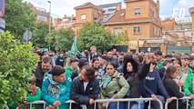 Los cánticos de la afición del Betis en la previa al derbi