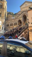 Amalfi (SA) -  Sant’Andrea apostolo. La banda musicale sulle scale (30.11.25)