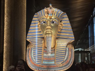 Antik çağa ışık tutan Büyük Mısır Müzesi'nde ziyaretçi akını