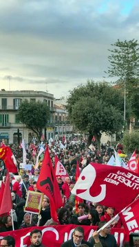 Bonelli - Salvini ha detto che in tutto il mondo invidiano il ponte sullo Stretto (30.11.25)
