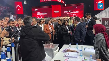 İstanbul İl Başkanı Özgür Çelik ve Dilek İmamoğlu Parti Meclisi için oylarını kullandılar