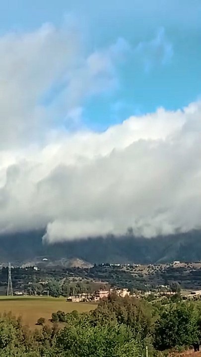 جبال و غيوم