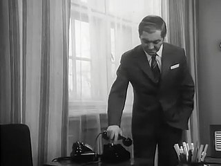 SIEDEM CZERWONYCH RÓŻ