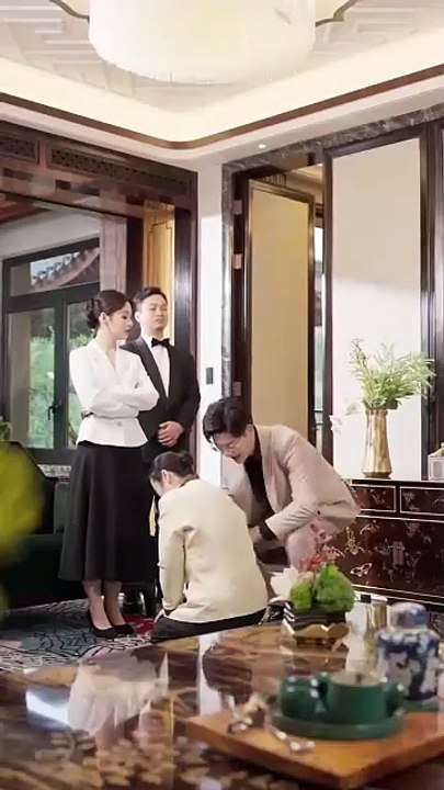 In her past life, she loved a jerk. Reborn, she ran into her childhood love’s arms to beg for love - Drama Chinese