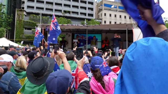Anti-immigration protest met with counter-rally in Melbourne CBD