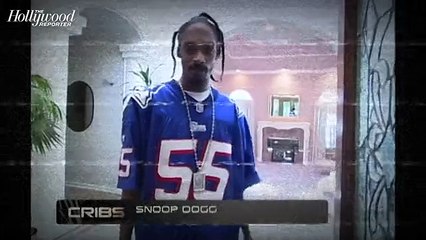 'The Traitors' Host Alan Cumming Does Extraordinary Readings of Ordinary Things | THR Video