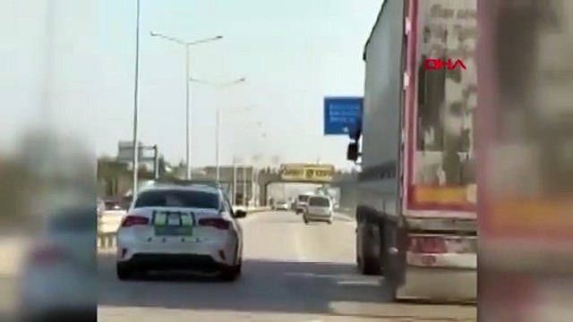 Bursa\'da hareketli dakikalar! Aracın lastiklerine silah doğrultulunca durdu