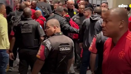 El Hostil Recibimiento De Los Hinchas De Flamengo Al Plantel