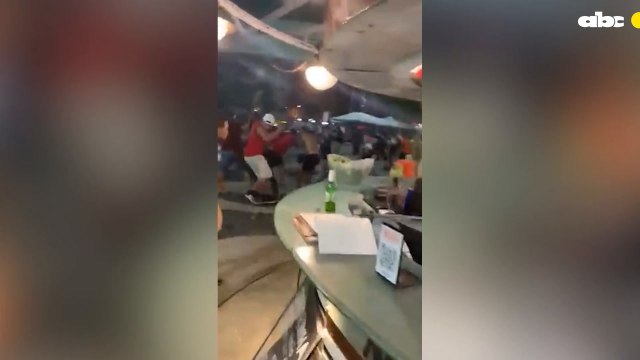 Batalla campal entre hinchas de Olimpia y Flamengo en Río de Janeiro
