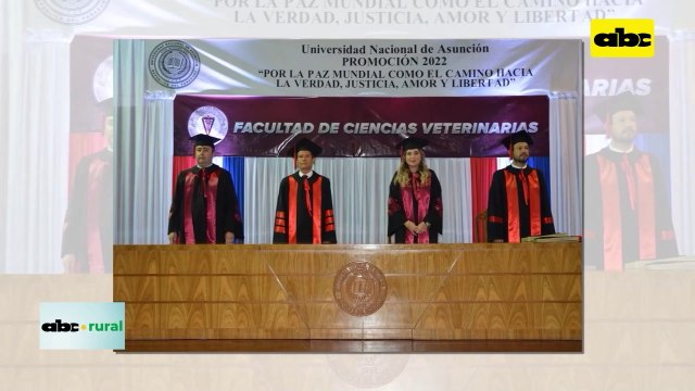 Video: Veterinaria UNA entregó títulos a nuevos veterinarios